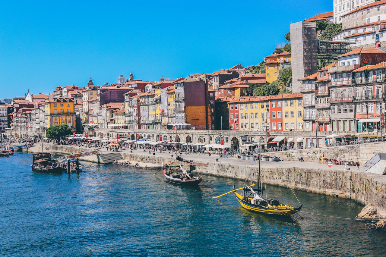 葡萄牙 5G 出境旅游 eSIM 流量卡 (Lisbon, Porto) - 落地 LIS/OPO 直连 Vodafone 高速流量低至 $1.99 ($0.67/GB)
